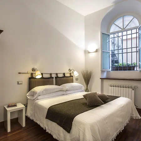 B&B Arco Del Lauro 4*