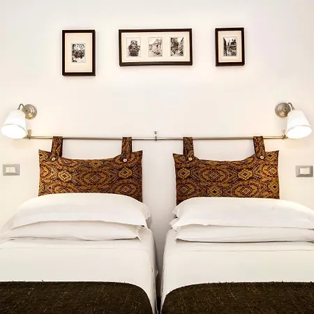 B&B Arco Del Lauro 4* Rome