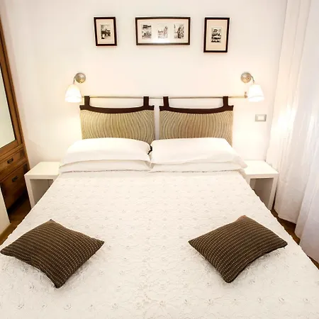 Bed & Breakfast B&B Arco Del Lauro Rome