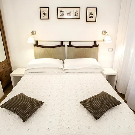 Nocleg ze śniadaniem Arco Del Lauro