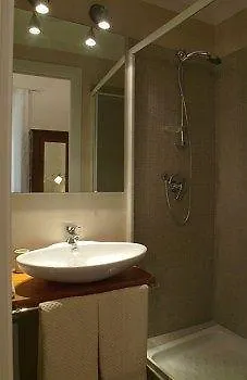 לינה וארוחת בוקר Arco Del Lauro 4*