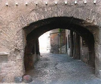 Arco Del Lauro