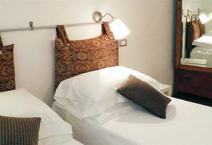 לינה וארוחת בוקר Arco Del Lauro רומא