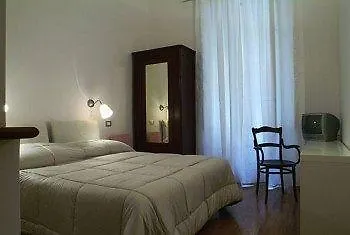 לינה וארוחת בוקר Arco Del Lauro