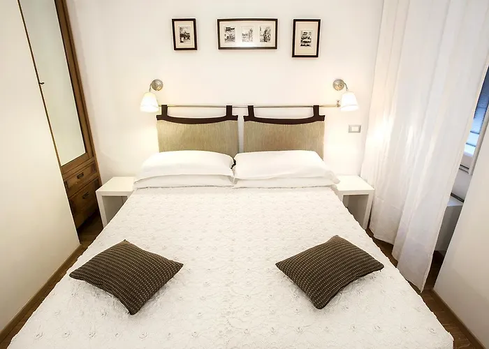 לינה וארוחת בוקר Arco Del Lauro