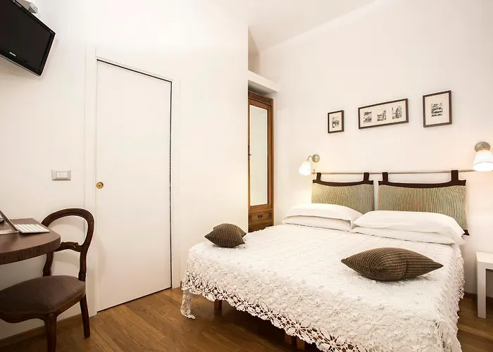 לינה וארוחת בוקר Arco Del Lauro